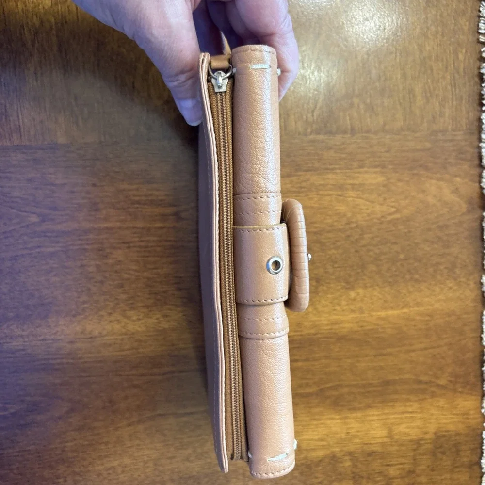 Genuine‎ Leather Hype Tan Bifold Wallet